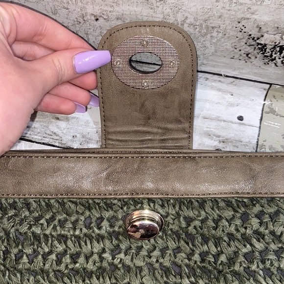 Anthro Shiraleah Woven Army Green Clutch with Silver Hardware - Picture 3 of 6